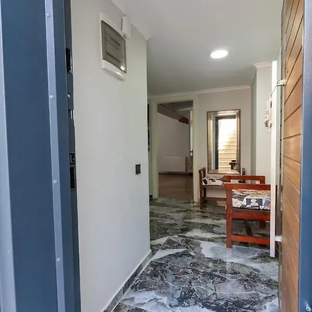 Asli Μαρμαρίς